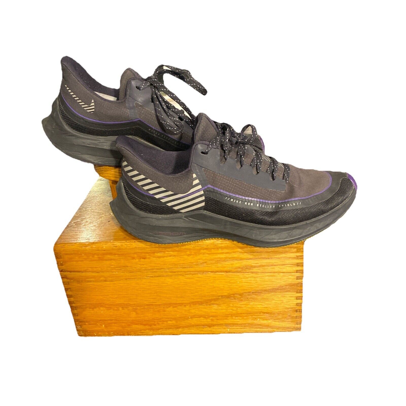 Nike Women's Zoom Winflo Utility Shield Size W 7 Black Purple Water Repellent